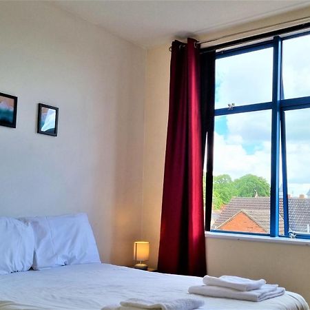 Central Apartments - Spacious 2 Beds Swindon Exteriör bild