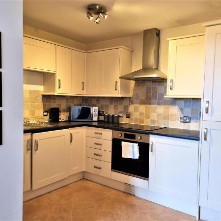 Central Apartments - Spacious 2 Beds Swindon Exteriör bild