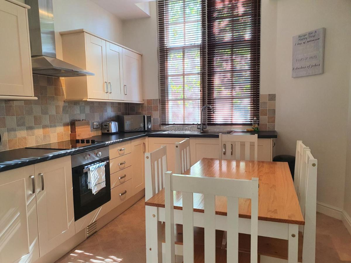 Central Apartments - Spacious 2 Beds Swindon Exteriör bild