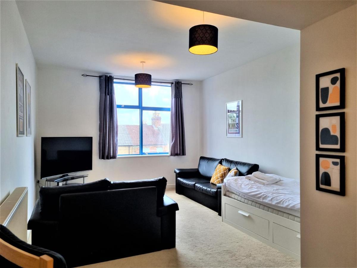 Central Apartments - Spacious 2 Beds Swindon Exteriör bild